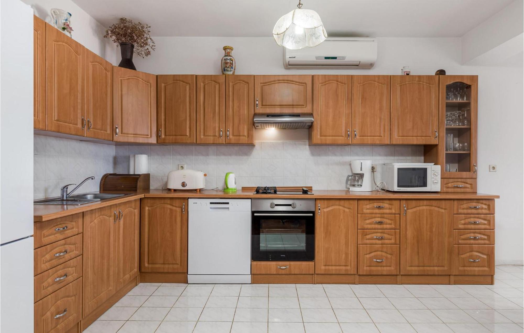 Nice Apartment In Sv,Juraj With Kitchen Свети Юрай Екстериор снимка